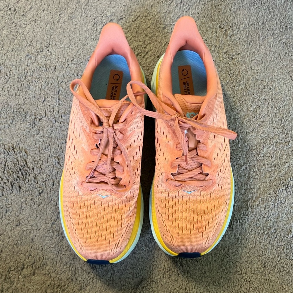 Women’s HOKAs!